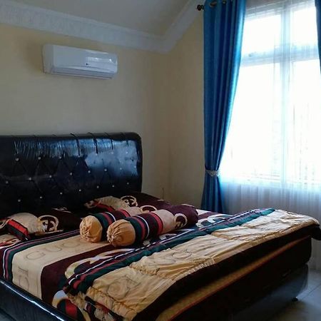 Villa Nils Cianjur Zewnętrze zdjęcie