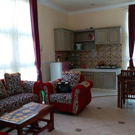 Villa Nils Cianjur Zewnętrze zdjęcie