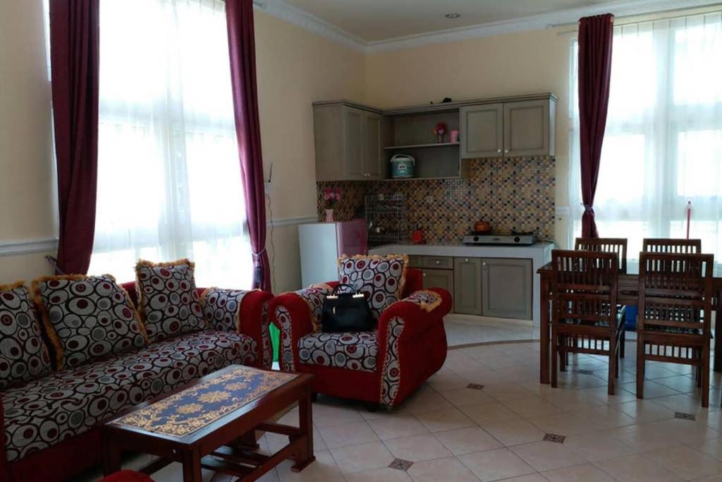 Villa Nils Cianjur Zewnętrze zdjęcie